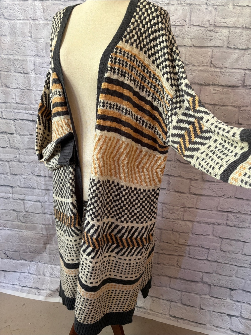 Marked Women’s Open-Front Geometric Long Cardigan Sweater Black, Cream & Tan 3X